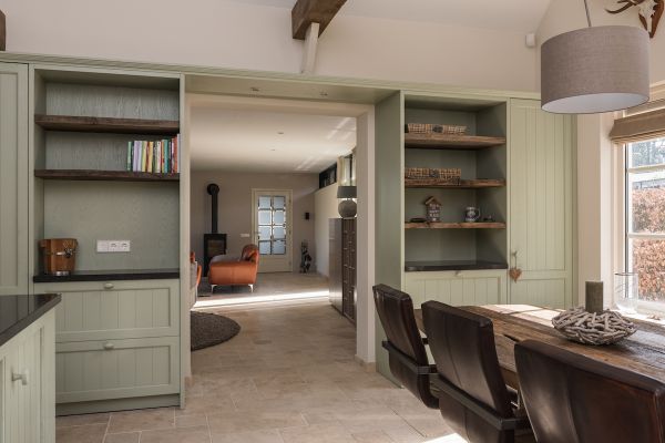 Handgemaakte keuken met robuust eiken onderdelen