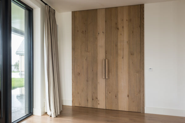 Keuken en Interieur in eiken - Dubbele openslaande deuren