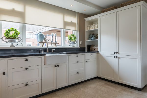 Stijlvolle jaren'30 keuken - Symmetrische kast