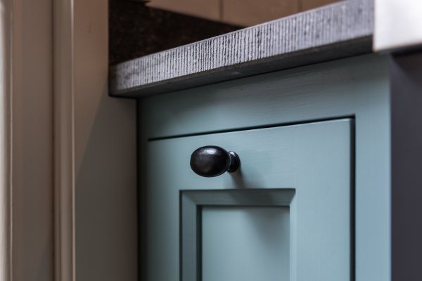 Sfeervolle keuken met inliggende deuren