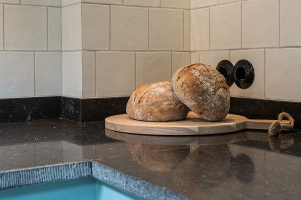 Sfeervolle keuken met inliggende deuren
