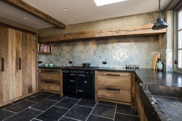 Stoere boerenkeuken in Barnwood eiken