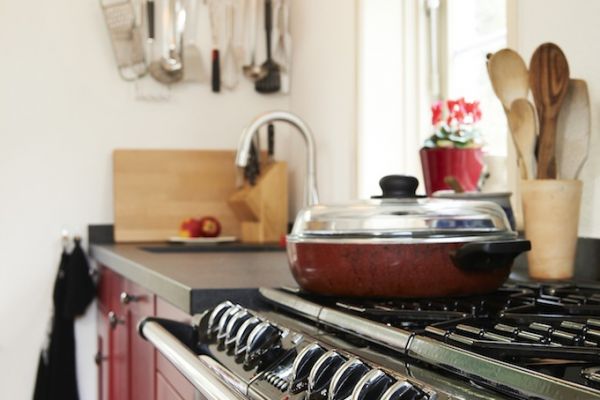 Landelijke keuken in ossenbloed rood - Aga fornuis