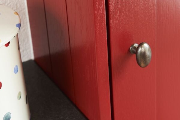 Landelijke keuken in ossenbloed rood