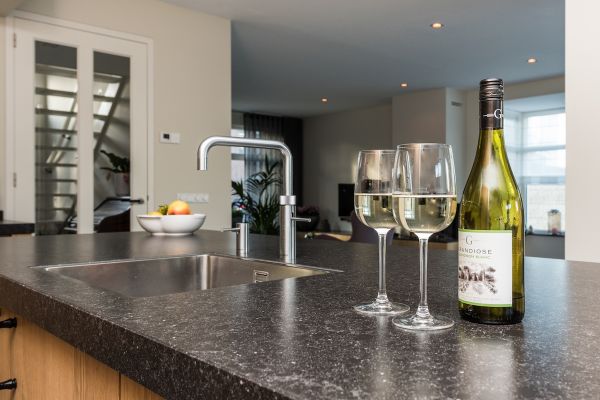 Keuken in geborsteld eiken