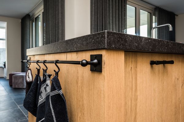 Keuken in geborsteld eiken