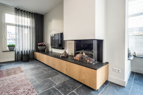 Interieur in geborsteld eiken - tv-meubel