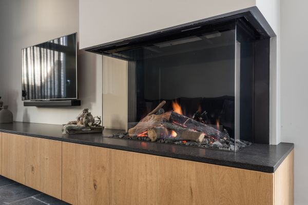 Interieur in geborsteld eiken - tv-meubel