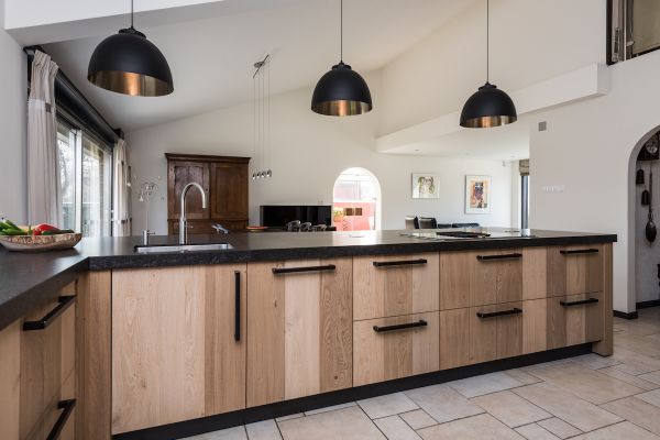 Stoere keuken van eikenhouten planken