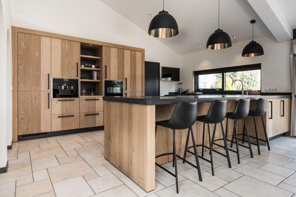 Stoere keuken van eikenhouten planken