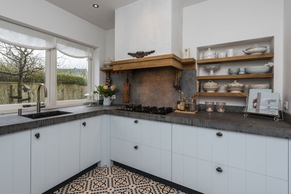 Landelijke keuken in zijdeglans lichtblauw