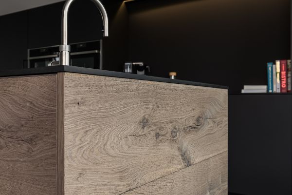 Kookeiland van eiken balkhout